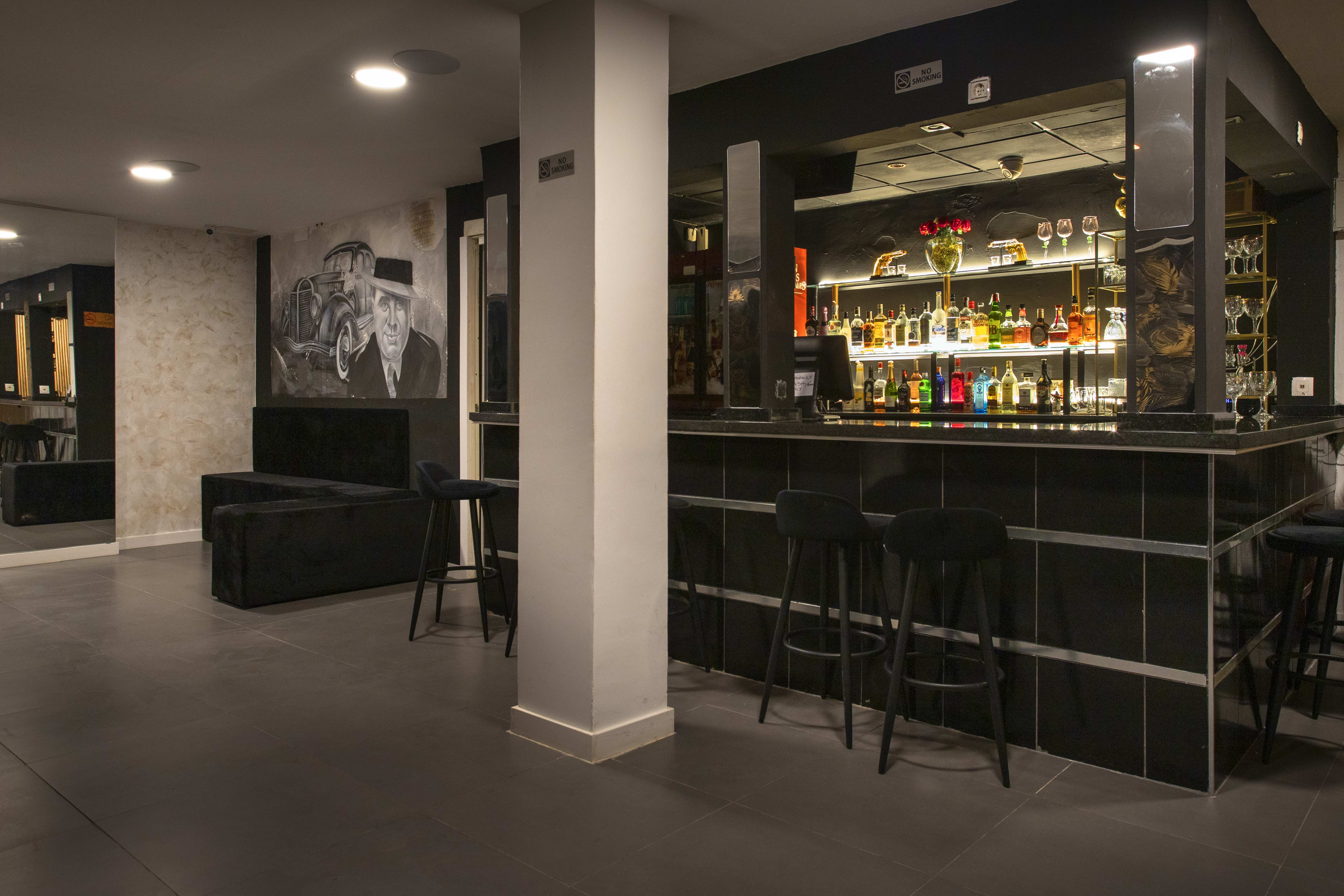 Main Bar Atmosphere